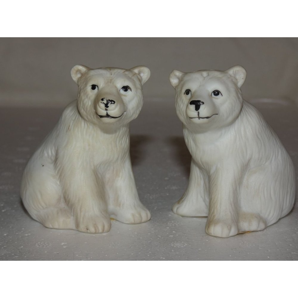 OCI WHITE POLAR BEARS PORCELAIN SALT AND PEPPER SHAKER SET W/ ORIGINAL TAG